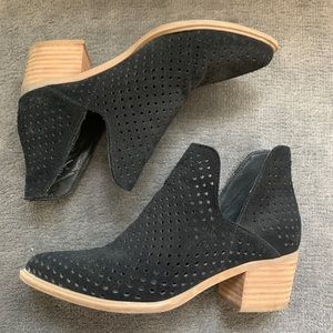 Steven by Steve Madden ankle cut out booties
